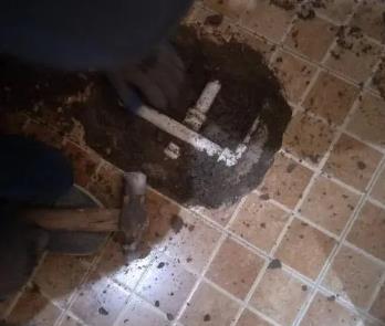 西双版卫生间漏水维修公司为您分享下卫生间渗水如何处理及注意事项